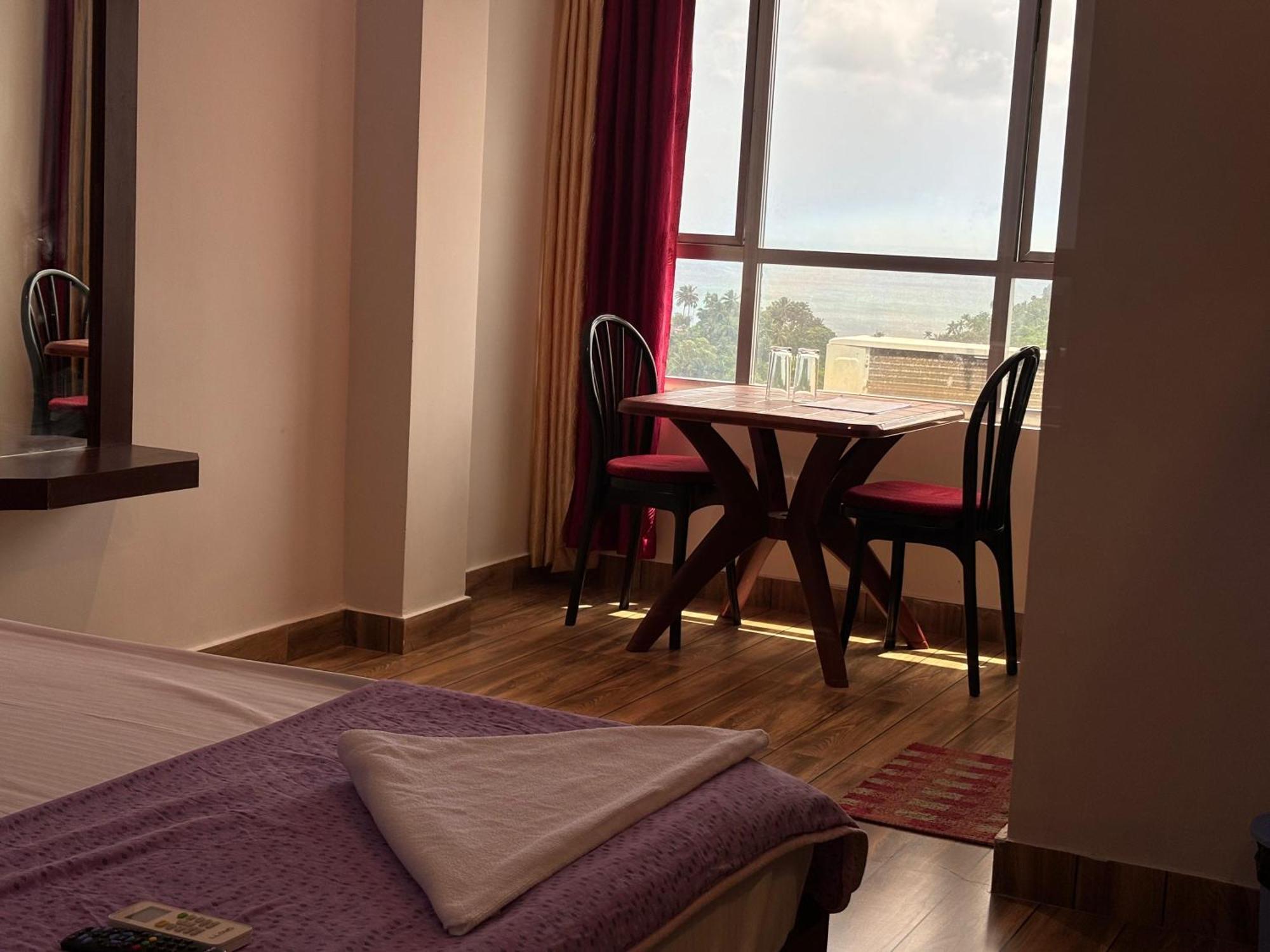 The Tamarind Tree Hotel & Restaurant Shadipur Εξωτερικό φωτογραφία